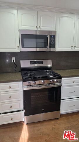 1018 6th Street C, Santa Monica, CA 90403