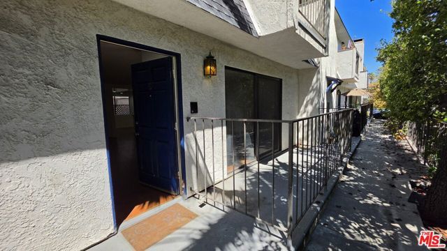 1018 6th Street C, Santa Monica, CA 90403
