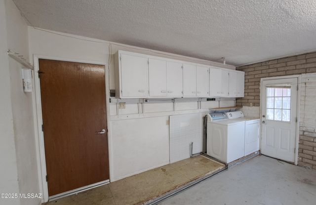 904 E Christmas Tree Lane, Pearce, AZ 85625