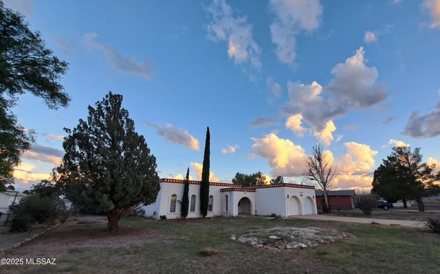 904 E Christmas Tree Lane, Pearce, AZ 85625