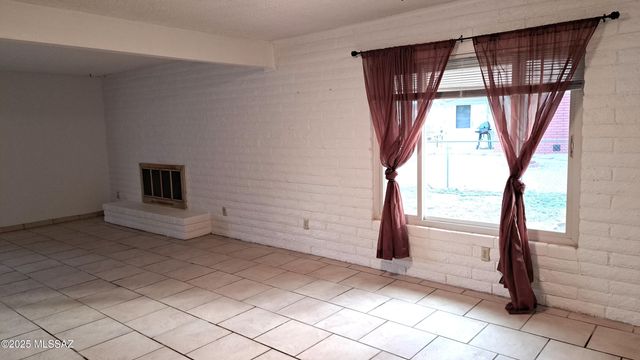 904 E Christmas Tree Lane, Pearce, AZ 85625