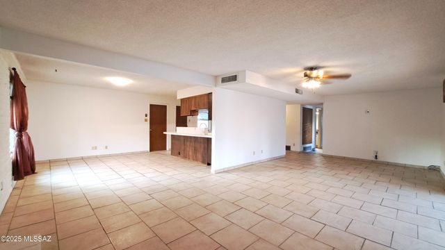 904 E Christmas Tree Lane, Pearce, AZ 85625