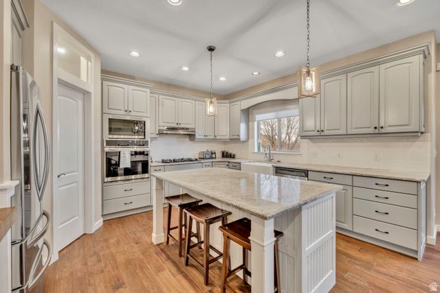 6337 W LONE ROCK RD, Highland, UT 84003