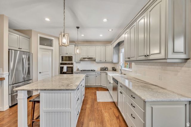 6337 W LONE ROCK RD, Highland, UT 84003