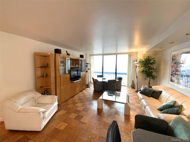 26910 Grand Central Parkway 27T, Floral Park, NY 11005