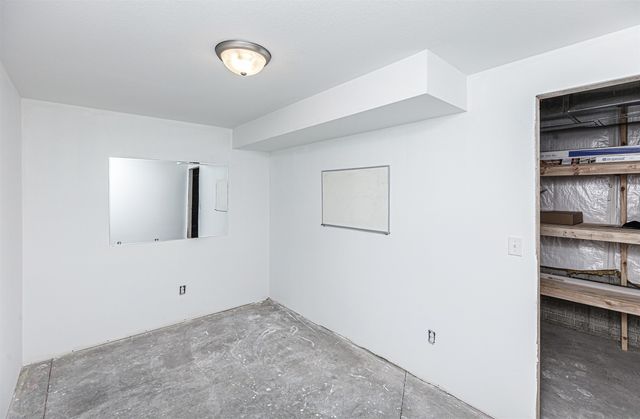 2022 NW Lakeside Drive, Ankeny, IA 50023