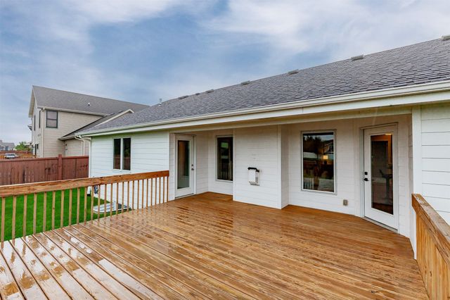 2022 NW Lakeside Drive, Ankeny, IA 50023