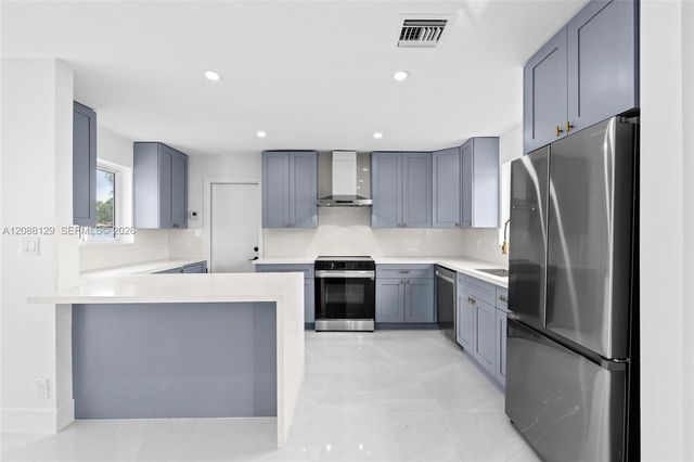 719 SW 25th Avenue 719, Boynton Beach, FL 33435