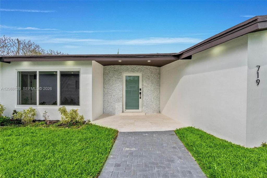 719 SW 25th Avenue 719, Boynton Beach, FL 33435
