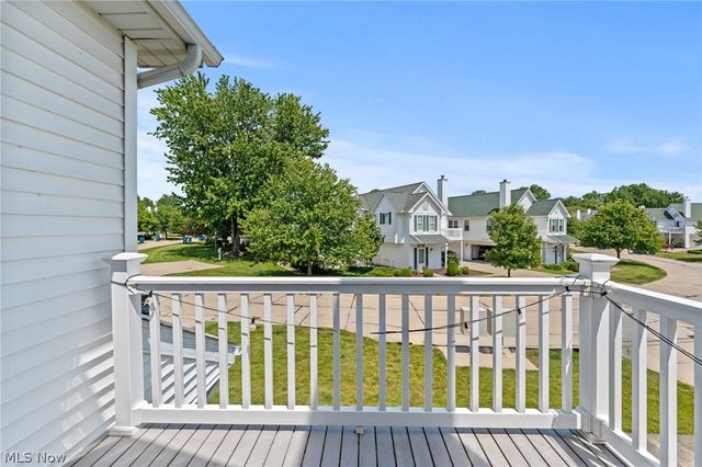 282 Vista Circle, North Olmsted, OH 44070