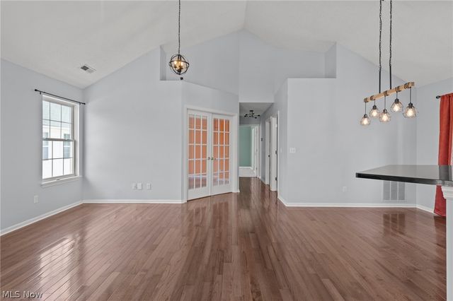 282 Vista Circle, North Olmsted, OH 44070