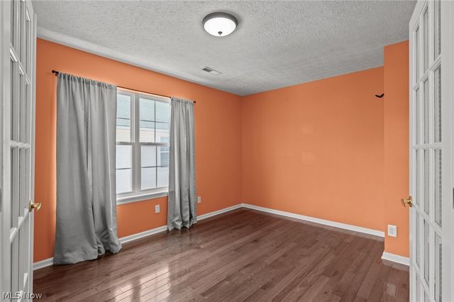 282 Vista Circle, North Olmsted, OH 44070