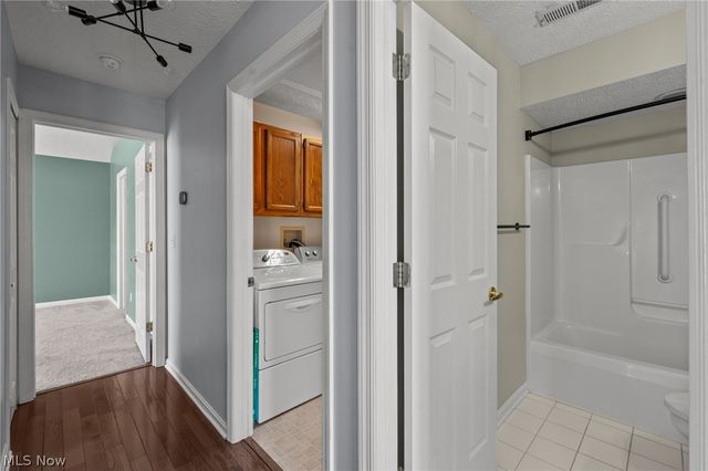 282 Vista Circle, North Olmsted, OH 44070