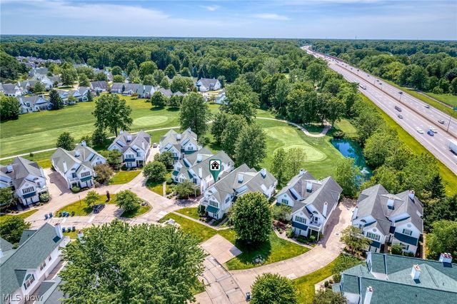 282 Vista Circle, North Olmsted, OH 44070