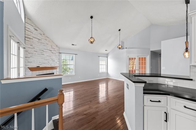 282 Vista Circle, North Olmsted, OH 44070