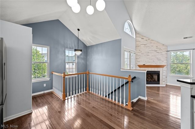 282 Vista Circle, North Olmsted, OH 44070
