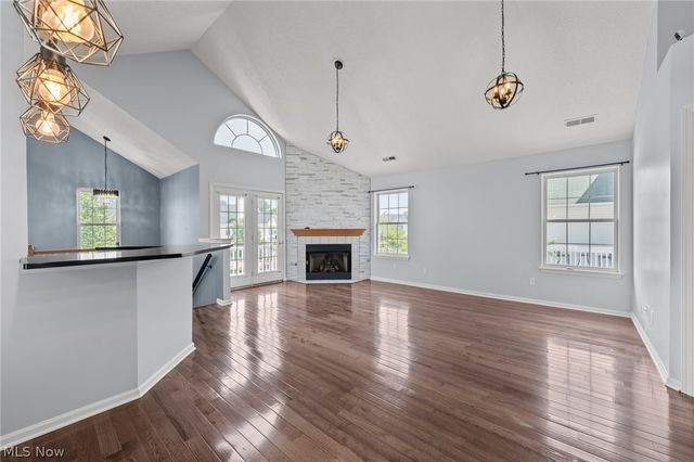 282 Vista Circle, North Olmsted, OH 44070
