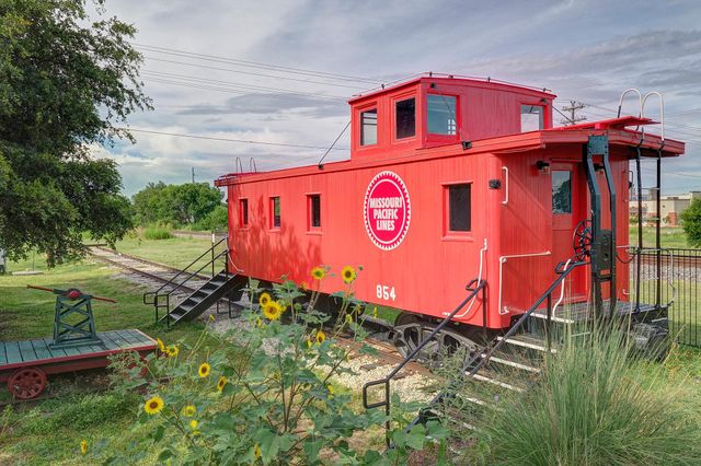 415 Coyote Creek WAY, Kyle, TX 78640