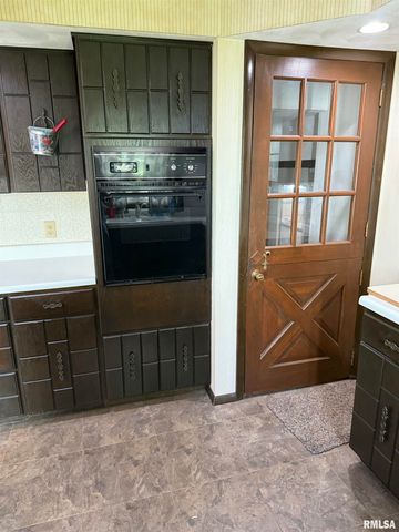 8323 E Briney Road, Ipava, IL 61441