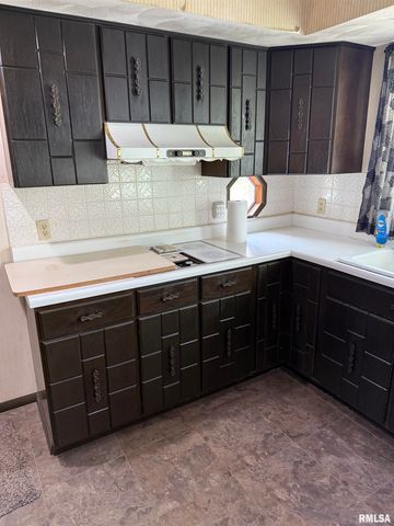 8323 E Briney Road, Ipava, IL 61441