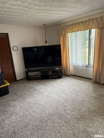 8323 E Briney Road, Ipava, IL 61441