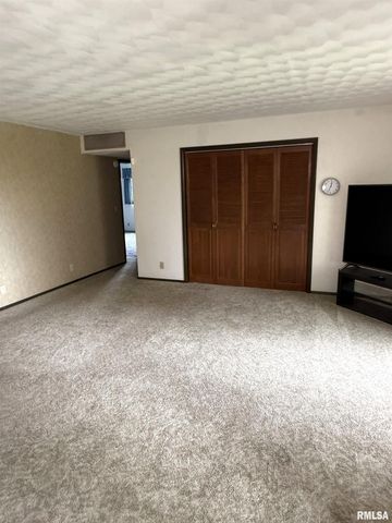 8323 E Briney Road, Ipava, IL 61441