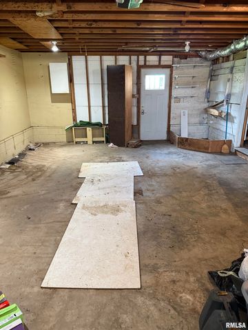 8323 E Briney Road, Ipava, IL 61441