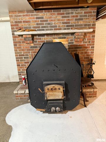 8323 E Briney Road, Ipava, IL 61441