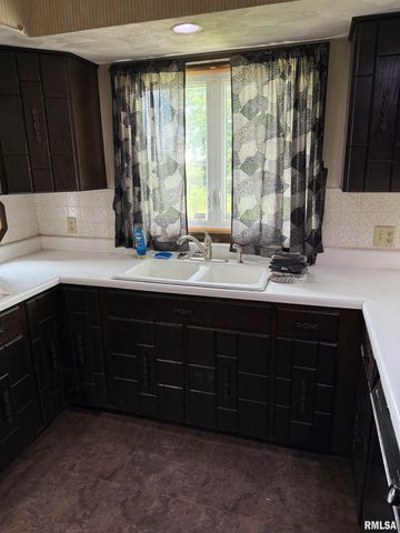 8323 E Briney Road, Ipava, IL 61441