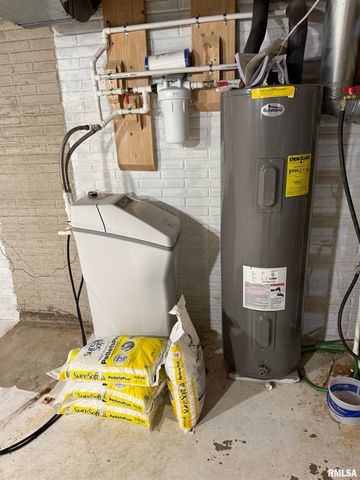 8323 E Briney Road, Ipava, IL 61441