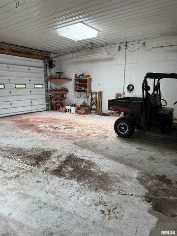 8323 E Briney Road, Ipava, IL 61441