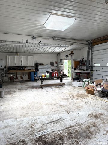 8323 E Briney Road, Ipava, IL 61441