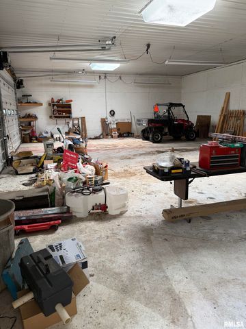 8323 E Briney Road, Ipava, IL 61441