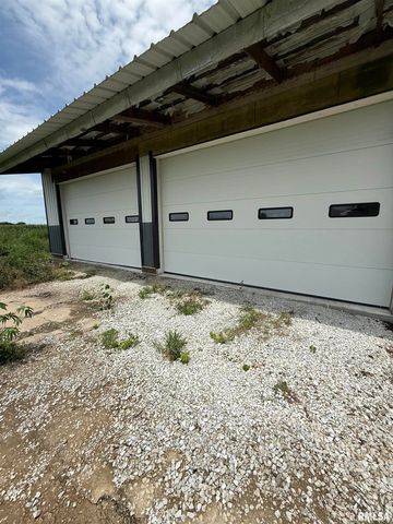 8323 E Briney Road, Ipava, IL 61441