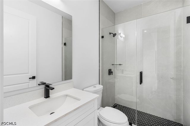 2200 NE 15th AVE, Cape Coral, FL 33909
