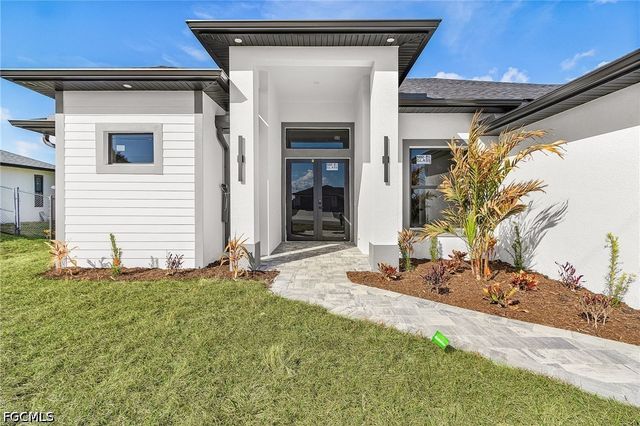 2200 NE 15th AVE, Cape Coral, FL 33909