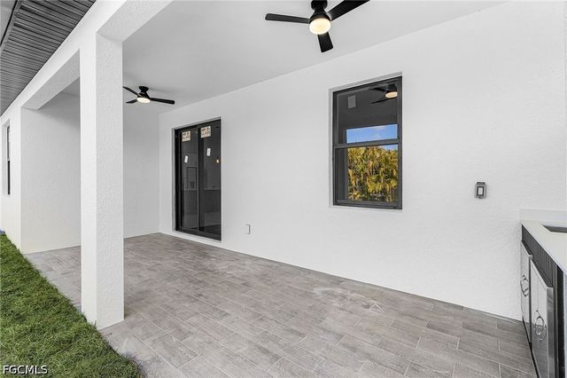 2200 NE 15th AVE, Cape Coral, FL 33909
