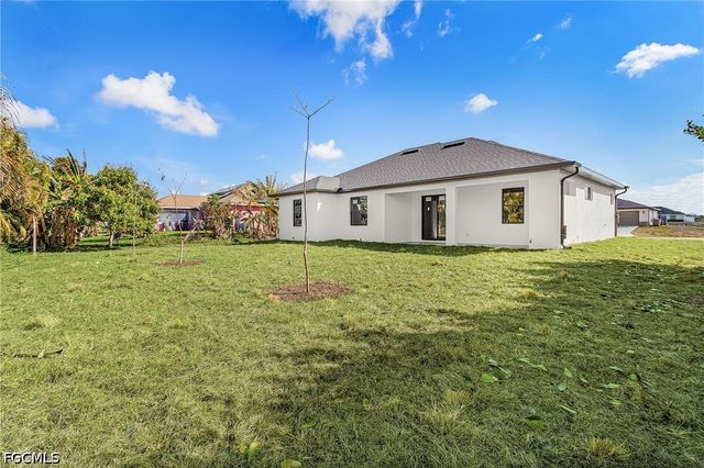 2200 NE 15th AVE, Cape Coral, FL 33909