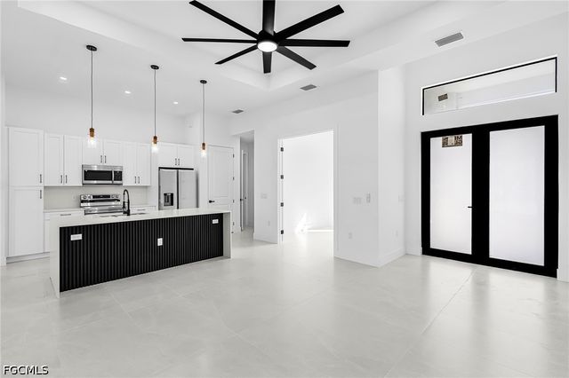 2200 NE 15th AVE, Cape Coral, FL 33909