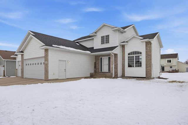 1816 Queensbury Street, West Fargo, ND 58078