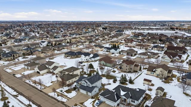 1816 Queensbury Street, West Fargo, ND 58078