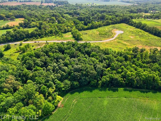 9551 Creekside Drive, Saline, MI 48176