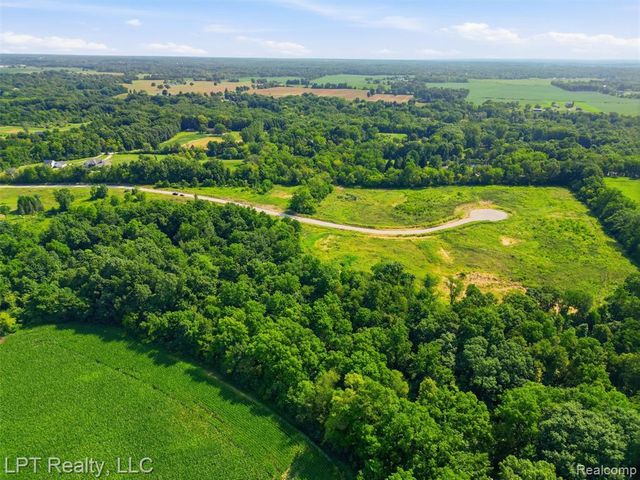 9551 Creekside Drive, Saline, MI 48176