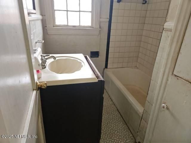 625 W 46TH Street, Jacksonville, FL 32208