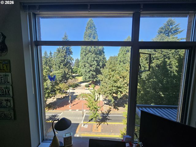 701 COLUMBIA St 404, Vancouver, WA 98660