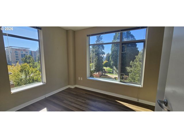 701 COLUMBIA St 404, Vancouver, WA 98660
