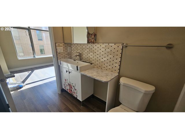 701 COLUMBIA St 404, Vancouver, WA 98660
