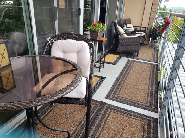 701 COLUMBIA St 404, Vancouver, WA 98660