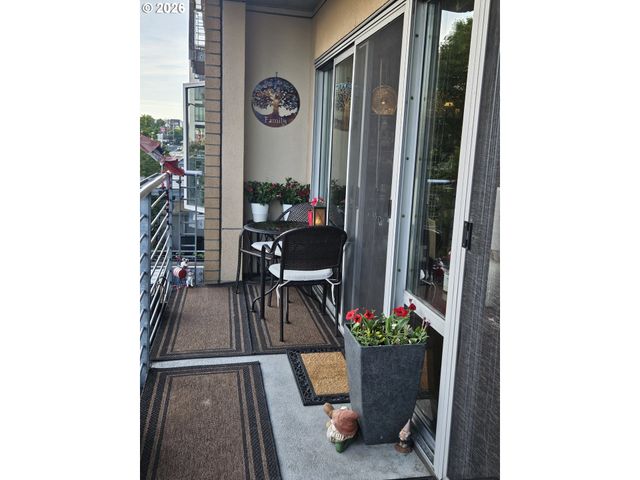 701 COLUMBIA St 404, Vancouver, WA 98660