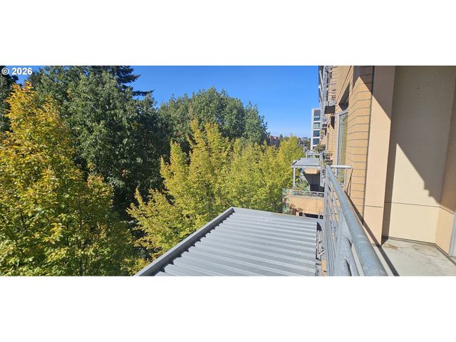 701 COLUMBIA St 404, Vancouver, WA 98660